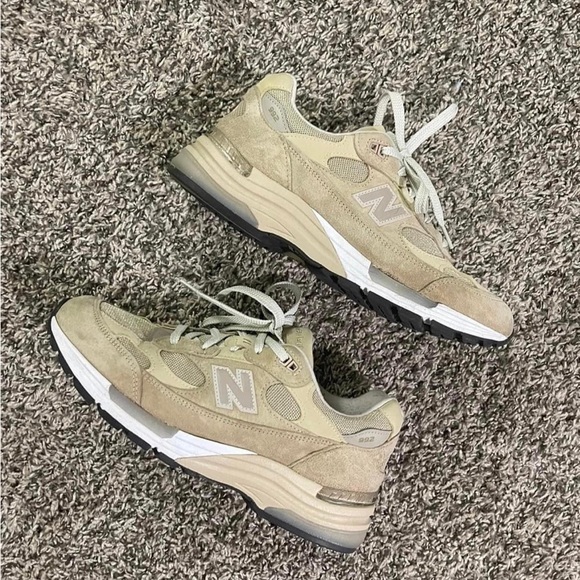 New Balance 992 “Tan” size 10 - Picture 1 of 4